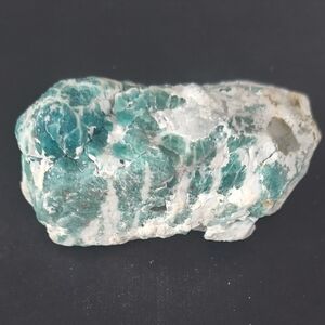 UV Reactive Green Sodalite (Hauyne) Decorative Stone